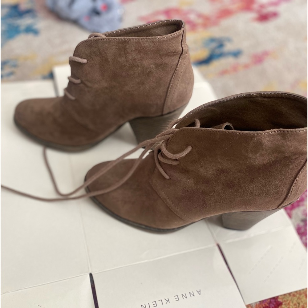 MIA Shayna Heeled Boot; GUC; 8.5; comfy & stylish